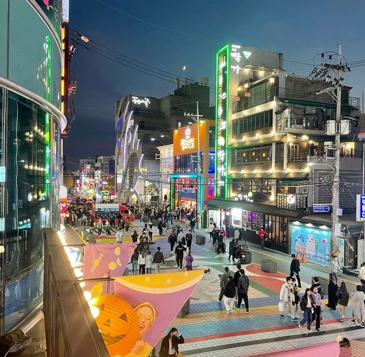 Jalan-Jalan ke Hongdae Korea: Nikmati Suasana Kreatif di Tengah Kota Seoul